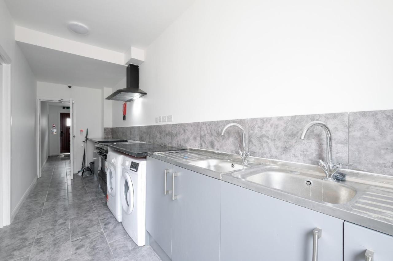 Fernbank Studios Sudbury Hill Harrow Self-Contained Studios With En-Suite Wembley Extérieur photo