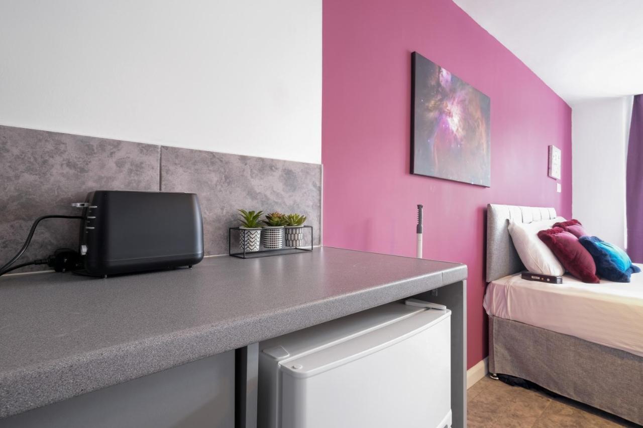 Fernbank Studios Sudbury Hill Harrow Self-Contained Studios With En-Suite Wembley Extérieur photo