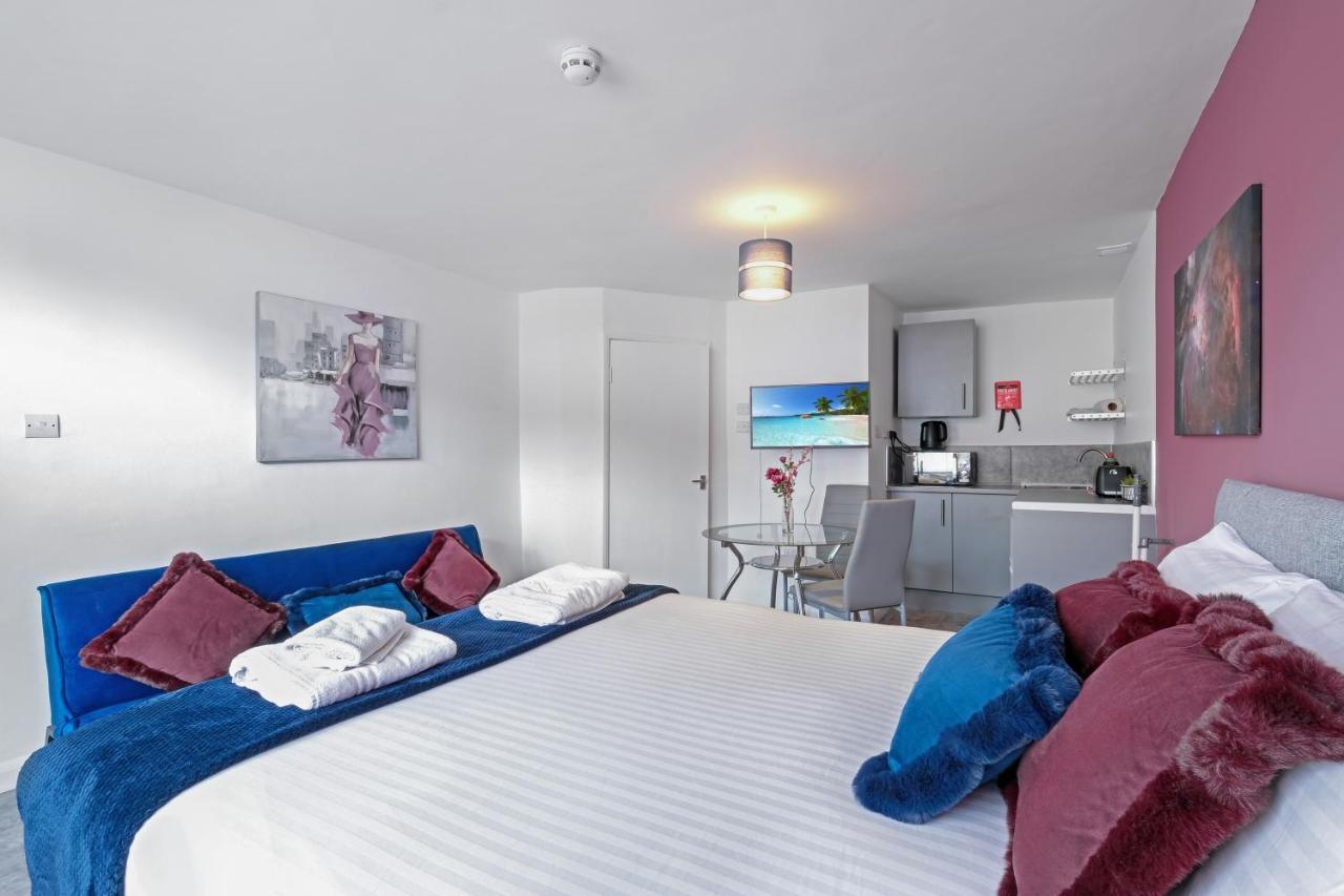 Fernbank Studios Sudbury Hill Harrow Self-Contained Studios With En-Suite Wembley Extérieur photo
