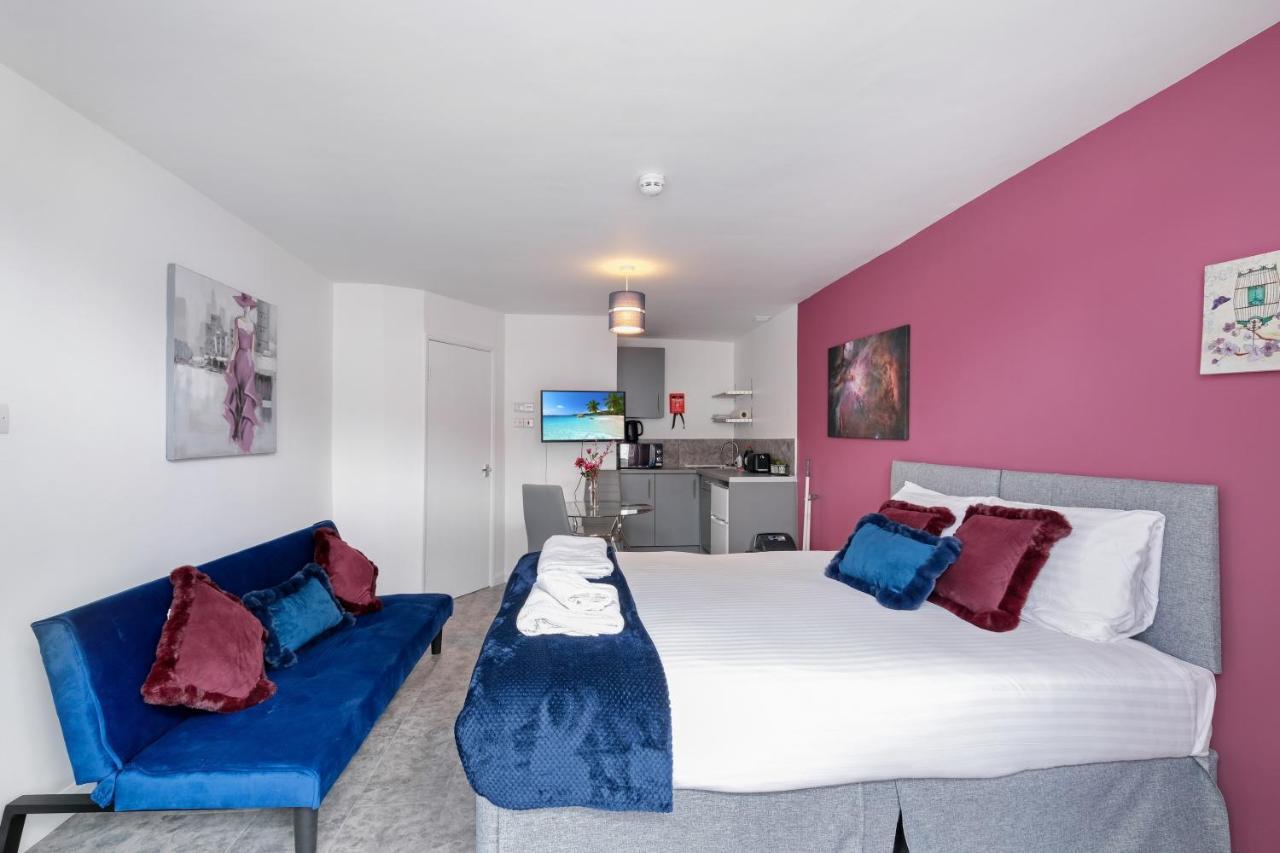Fernbank Studios Sudbury Hill Harrow Self-Contained Studios With En-Suite Wembley Extérieur photo