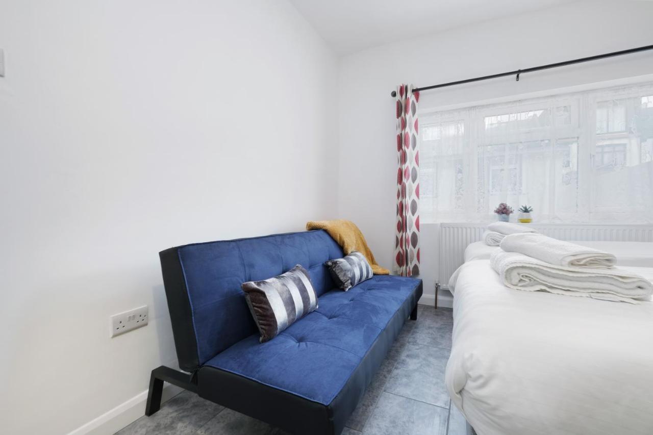 Fernbank Studios Sudbury Hill Harrow Self-Contained Studios With En-Suite Wembley Extérieur photo