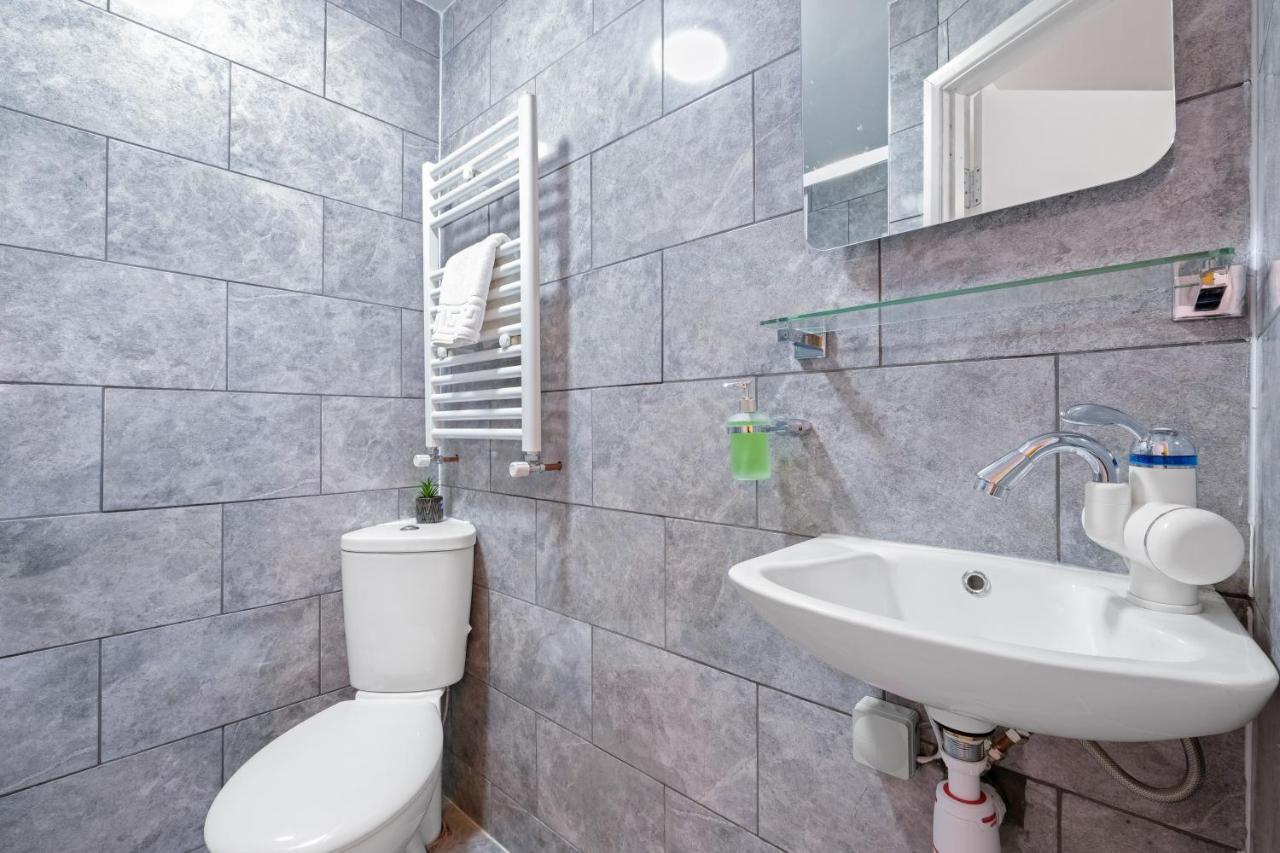 Fernbank Studios Sudbury Hill Harrow Self-Contained Studios With En-Suite Wembley Extérieur photo