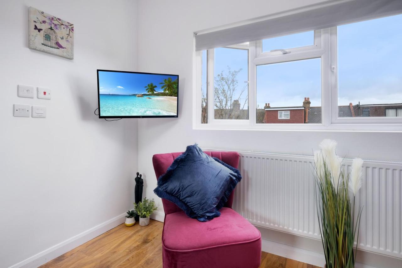 Fernbank Studios Sudbury Hill Harrow Self-Contained Studios With En-Suite Wembley Extérieur photo