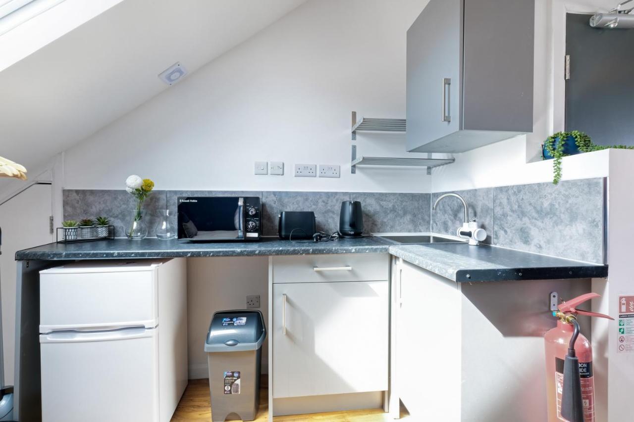 Fernbank Studios Sudbury Hill Harrow Self-Contained Studios With En-Suite Wembley Extérieur photo