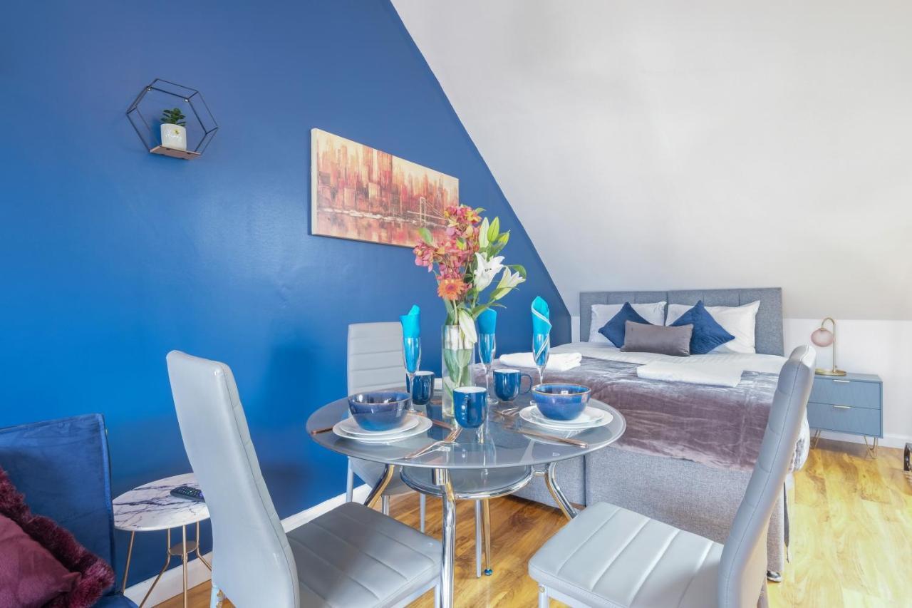 Fernbank Studios Sudbury Hill Harrow Self-Contained Studios With En-Suite Wembley Extérieur photo