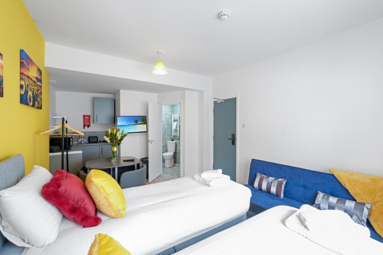 Fernbank Studios Sudbury Hill Harrow Self-Contained Studios With En-Suite Wembley Extérieur photo