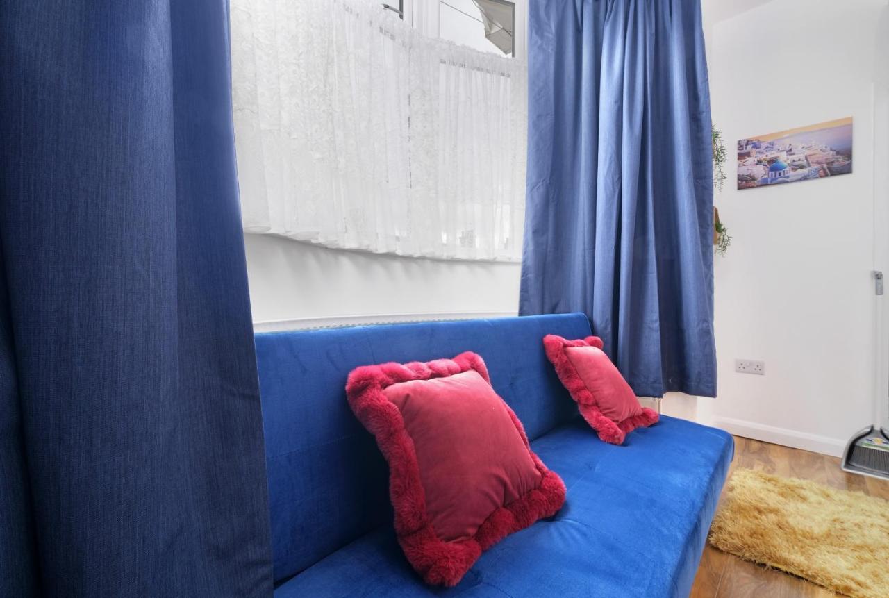 Fernbank Studios Sudbury Hill Harrow Self-Contained Studios With En-Suite Wembley Extérieur photo