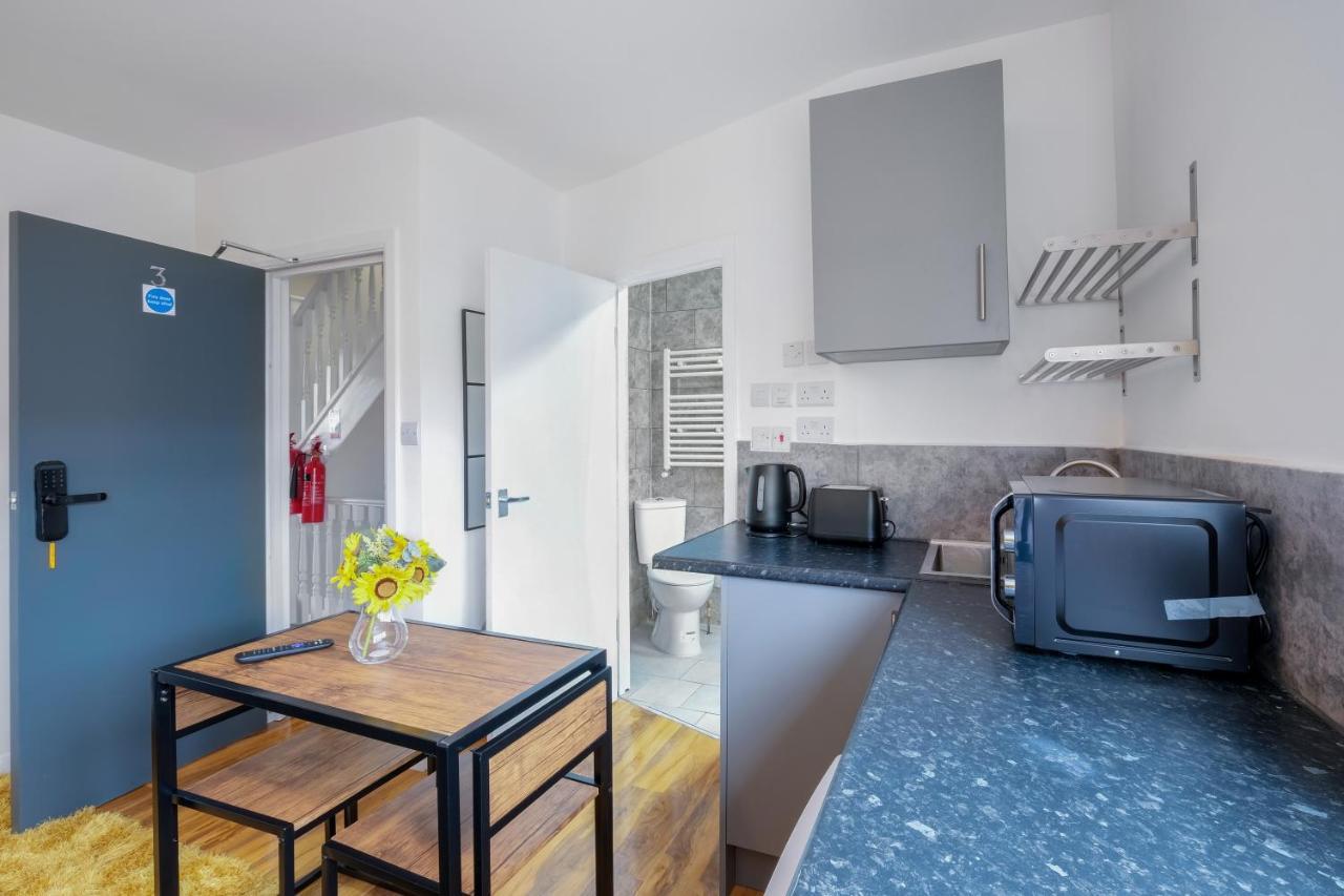 Fernbank Studios Sudbury Hill Harrow Self-Contained Studios With En-Suite Wembley Extérieur photo