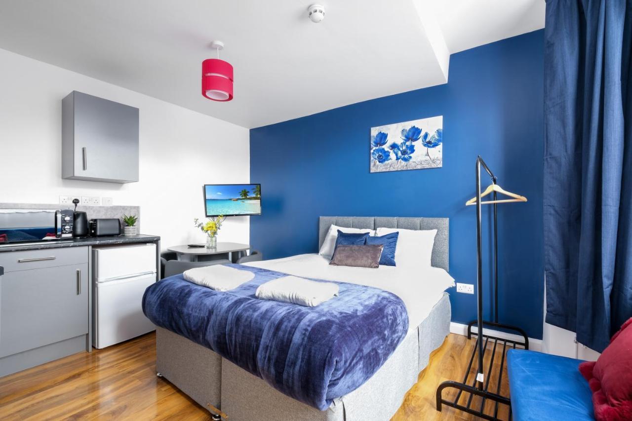 Fernbank Studios Sudbury Hill Harrow Self-Contained Studios With En-Suite Wembley Extérieur photo