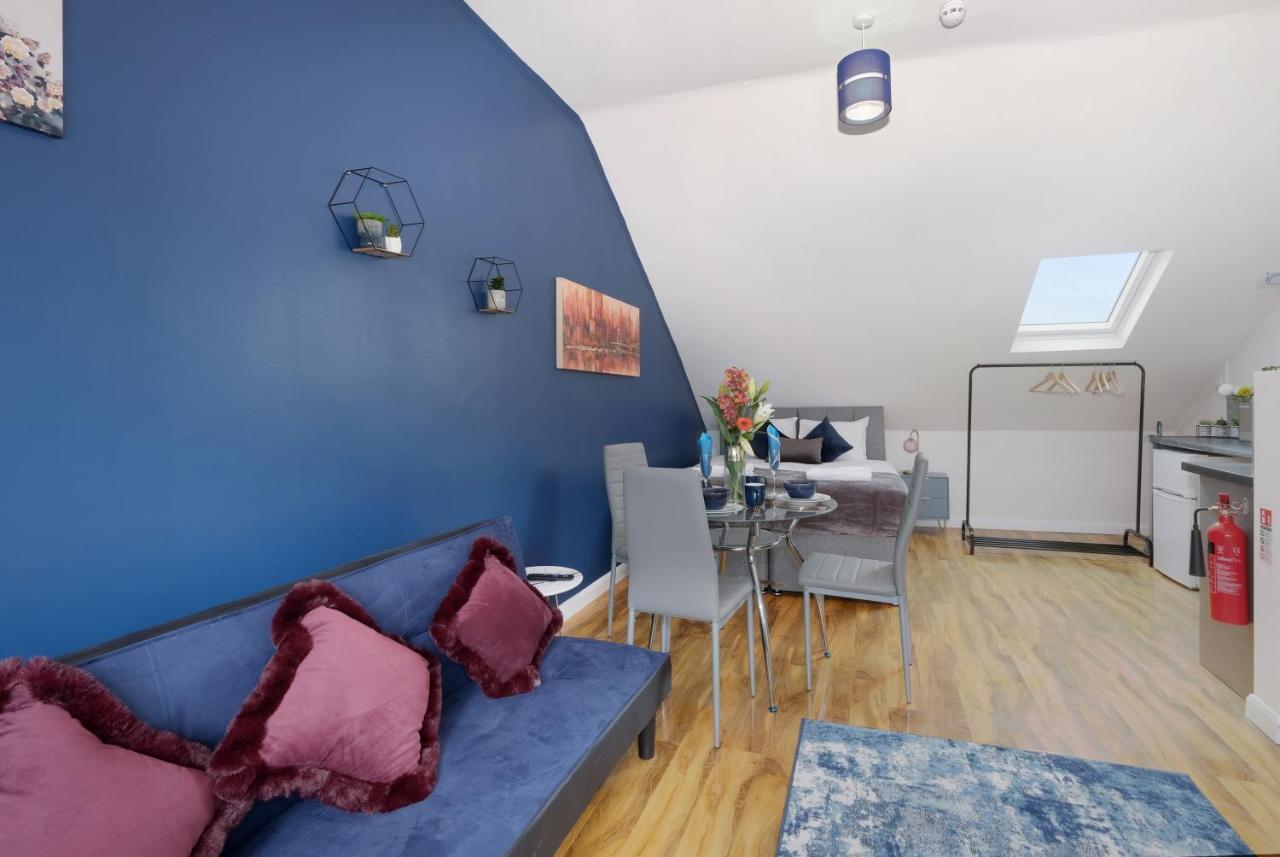 Fernbank Studios Sudbury Hill Harrow Self-Contained Studios With En-Suite Wembley Extérieur photo